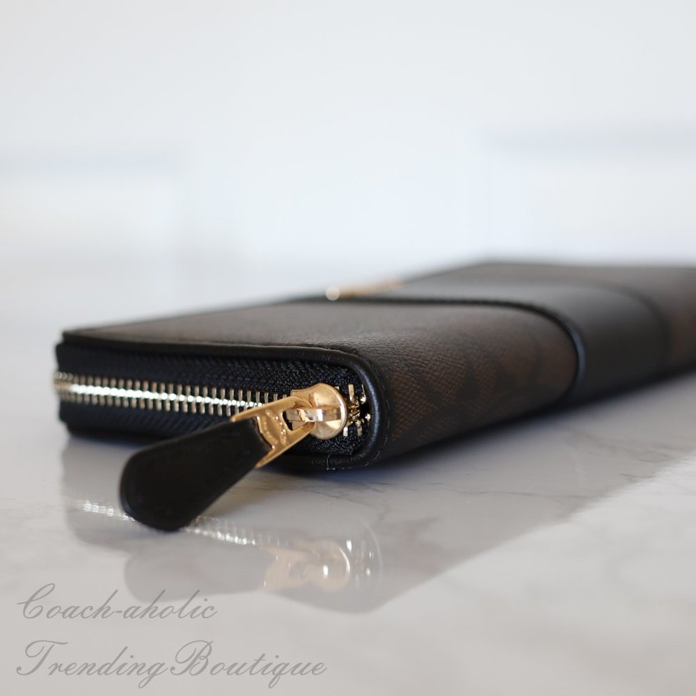 NWT Coach Signature Accordion Zip Around Wallet - Picture 3 of 7